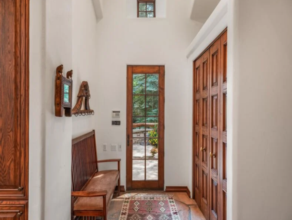 Luxurious Ski-In/Ski-Out Snowmass Chalet with Stunning Mountain Views